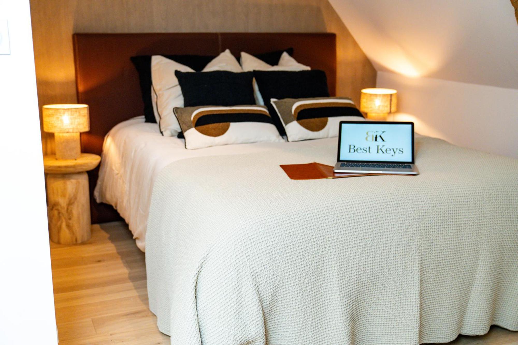 Velvet - Best Keys - Maison Duplex Elegante - Plein Centre Ville - Deco Minimaliste & Cosy - Literie Haut De Gamme - 2 Chambres Separees - Lit Queen Size & 1 Canape Convertible - Smart Tv - Wifi Fibre - Check-In Autonome 桑斯 外观 照片
