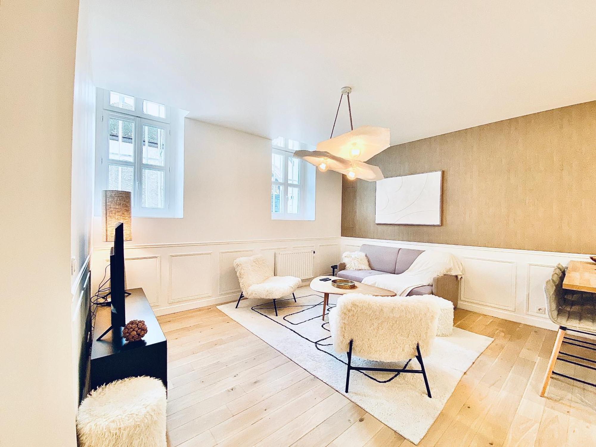 Velvet - Best Keys - Maison Duplex Elegante - Plein Centre Ville - Deco Minimaliste & Cosy - Literie Haut De Gamme - 2 Chambres Separees - Lit Queen Size & 1 Canape Convertible - Smart Tv - Wifi Fibre - Check-In Autonome 桑斯 外观 照片