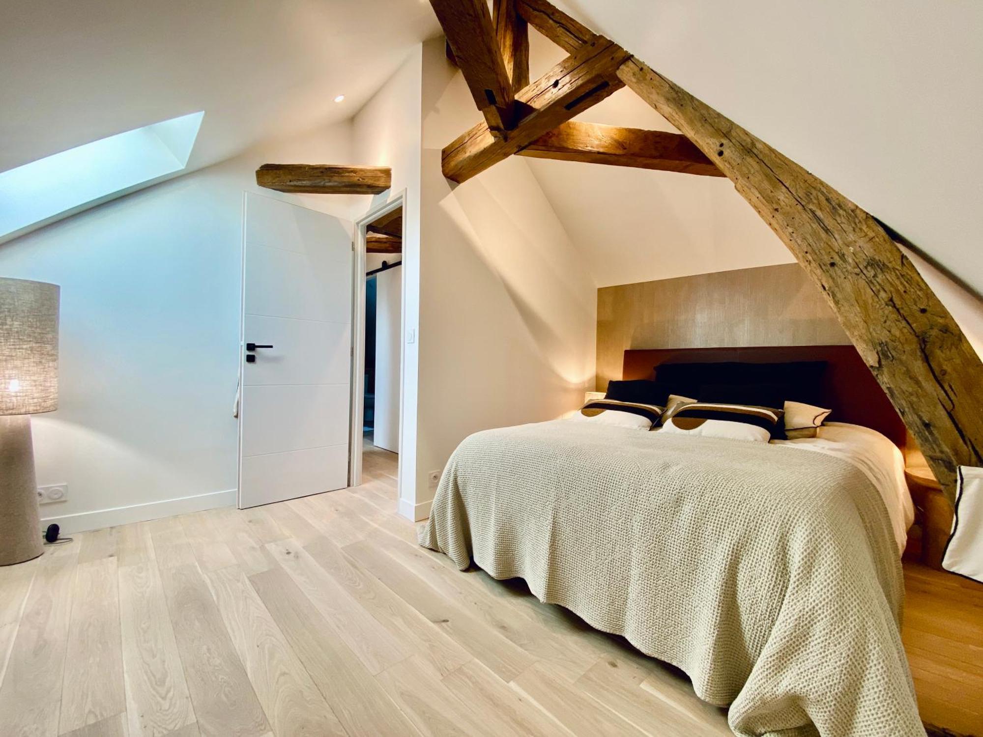 Velvet - Best Keys - Maison Duplex Elegante - Plein Centre Ville - Deco Minimaliste & Cosy - Literie Haut De Gamme - 2 Chambres Separees - Lit Queen Size & 1 Canape Convertible - Smart Tv - Wifi Fibre - Check-In Autonome 桑斯 外观 照片